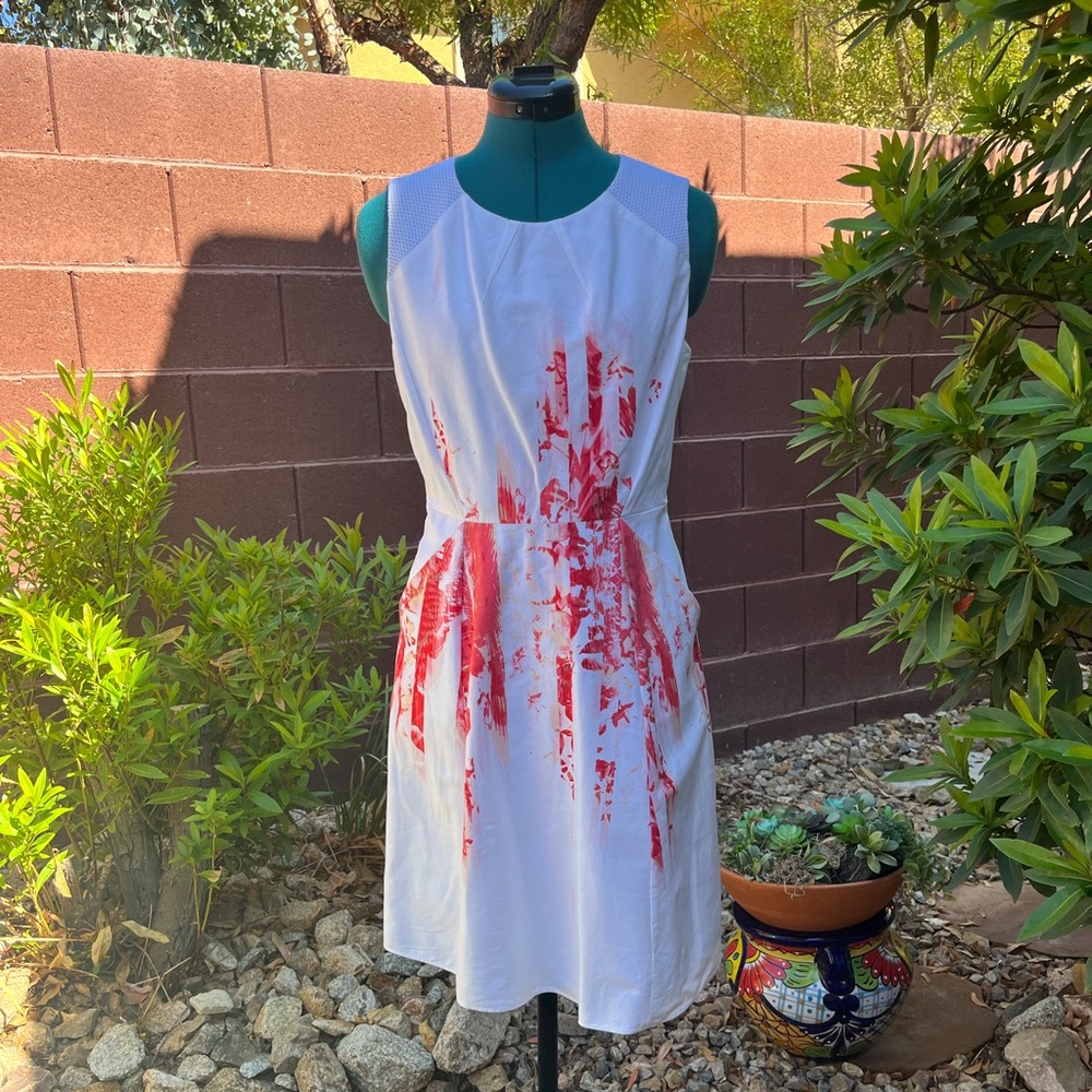 T Tahari White Cotton Dress, with Red/Pink paint brush markings 🎨♥️
